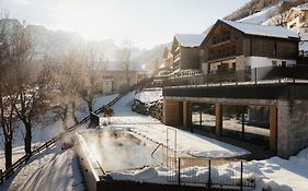 Les Dolomites Mountain Lodges